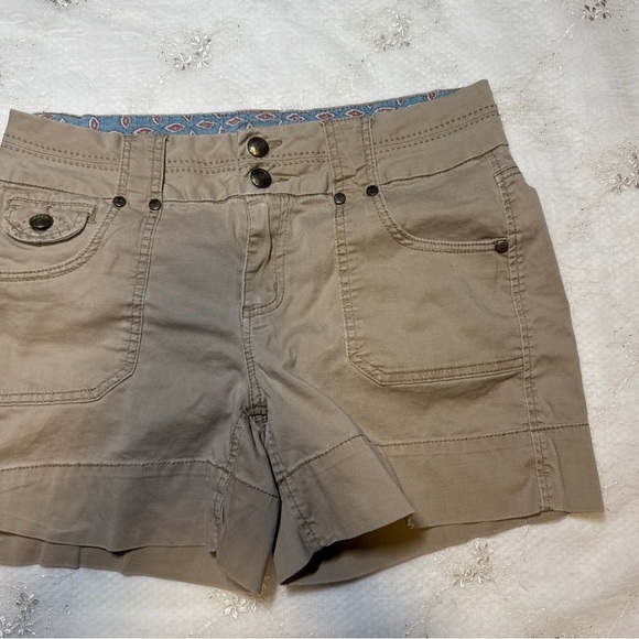 Vintage Y2K Khaki Utility Shorts Size 8 - Picture 2 of 5